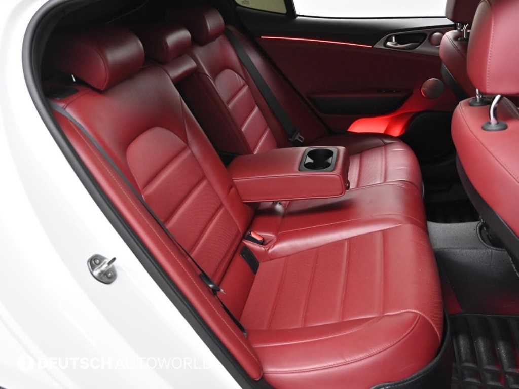 KIA Stinger - Vista 12