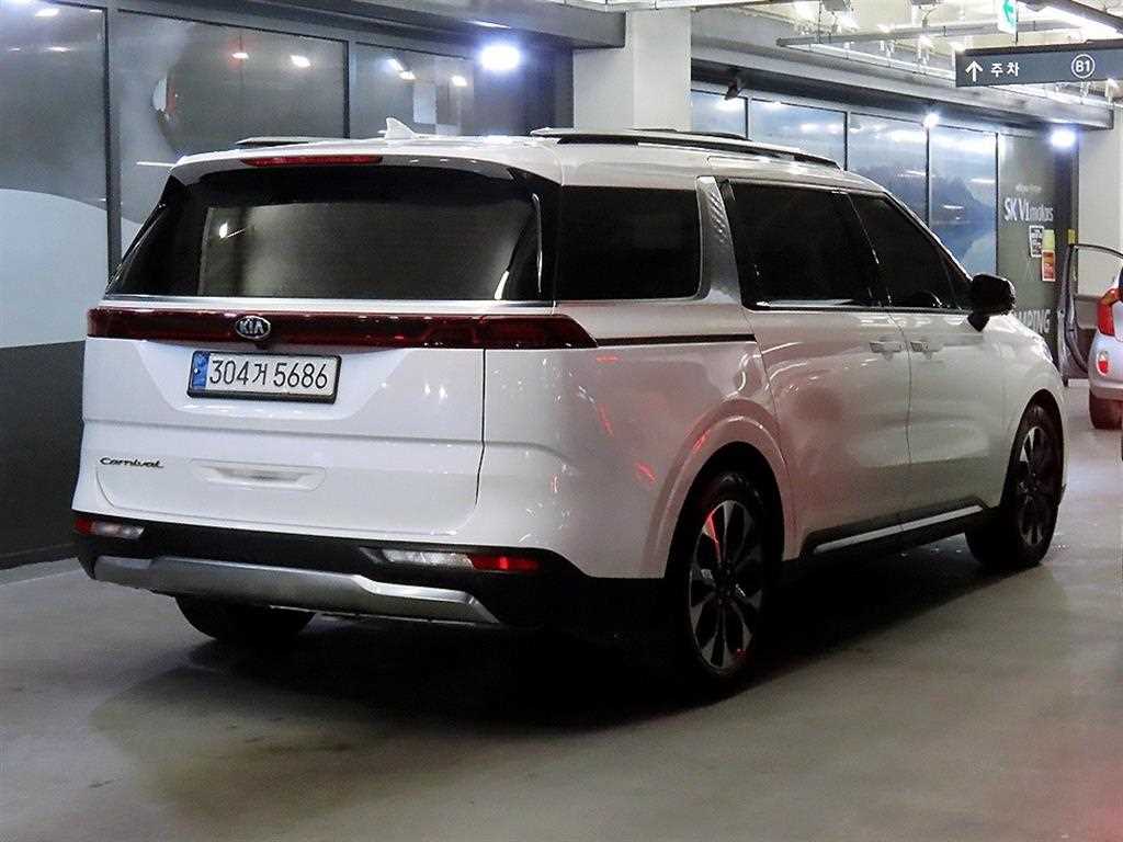 KIA Carnival - Vista 4