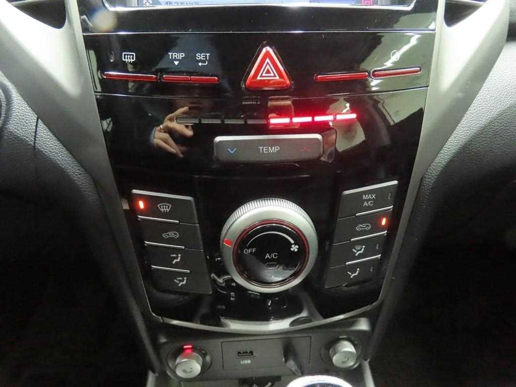 Ssangyong Tivoli - Vista 12