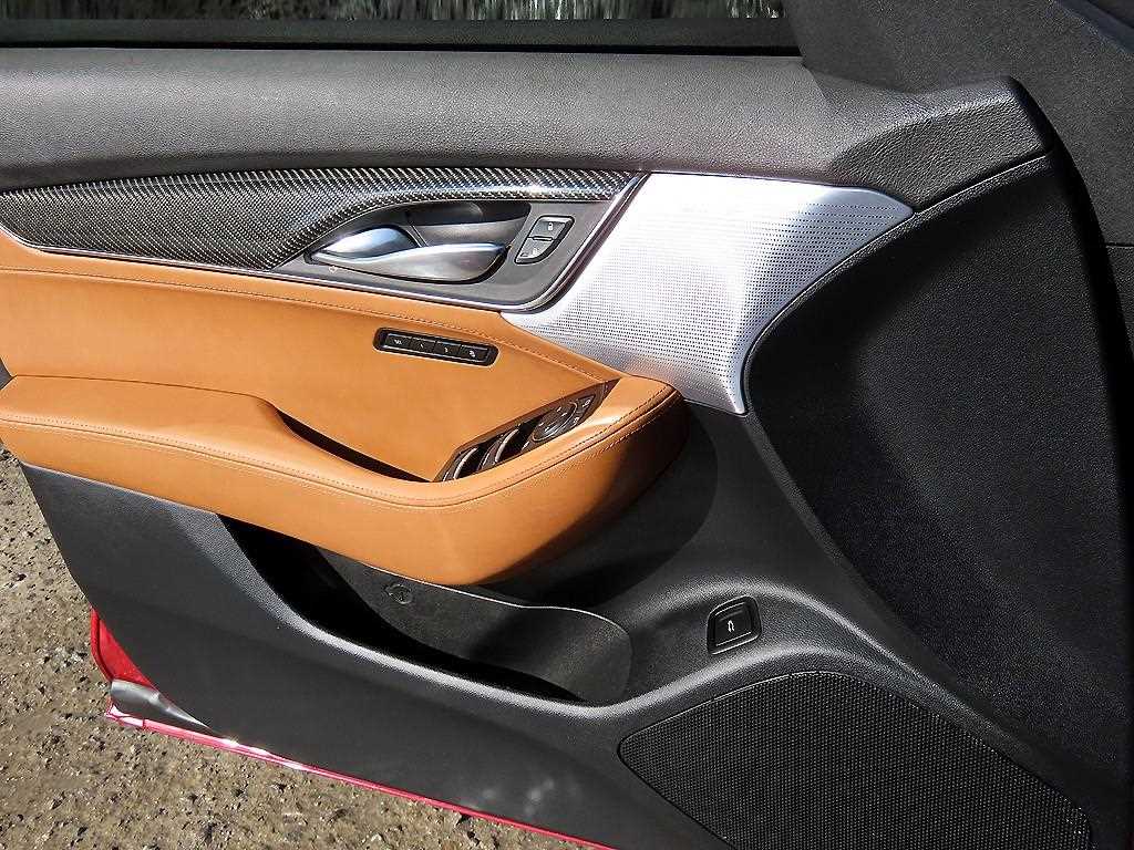 Cadillac CT5 - Vista 12