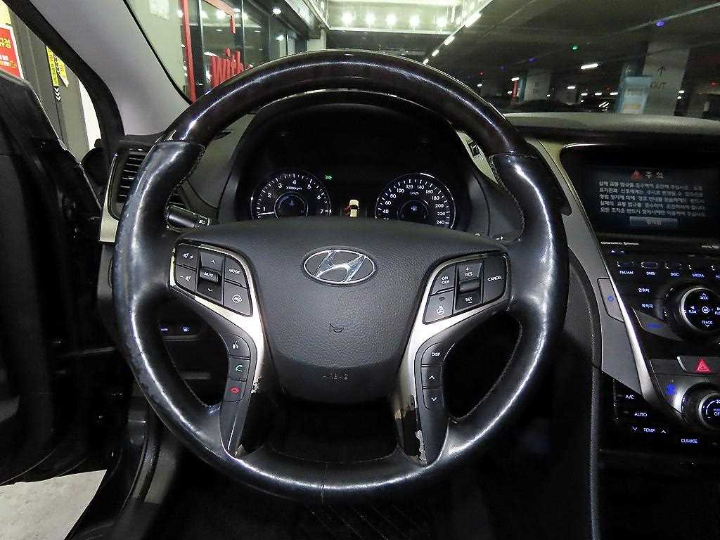 HYUNDAI Grandeur - Vista 8