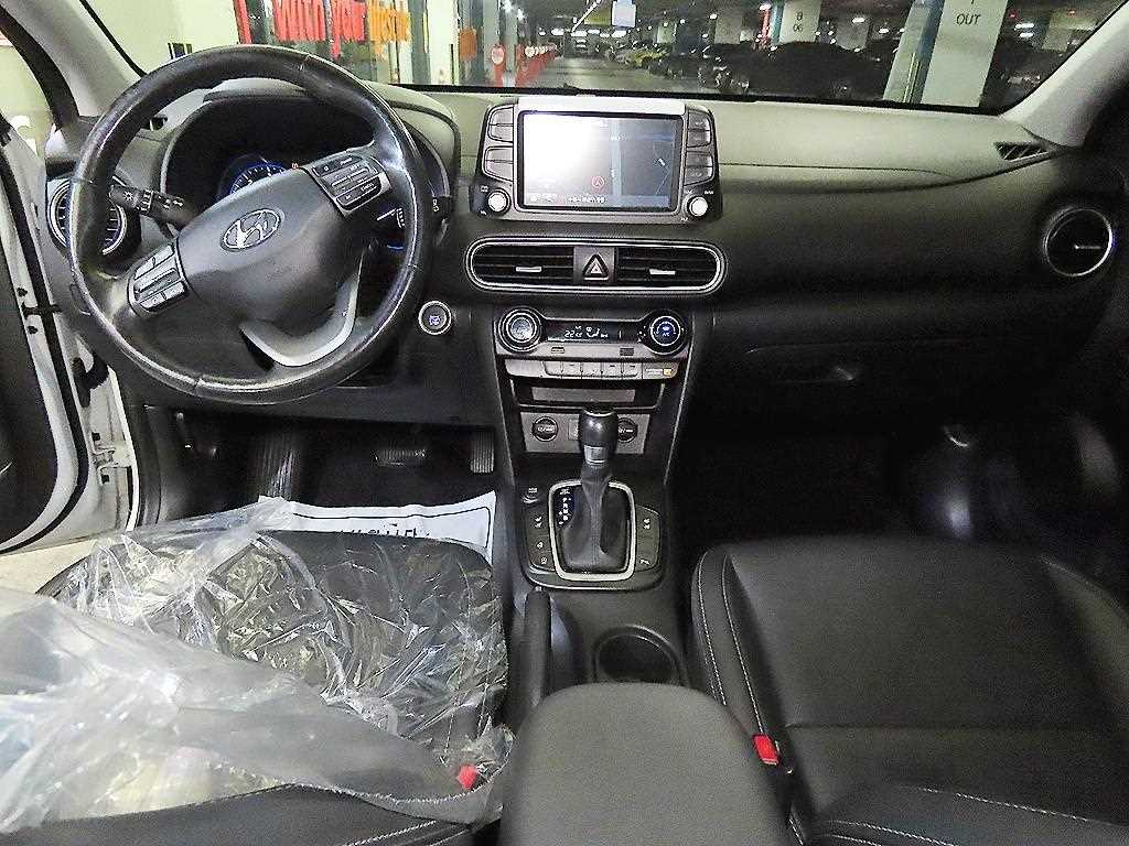 HYUNDAI Kona - Vista 10