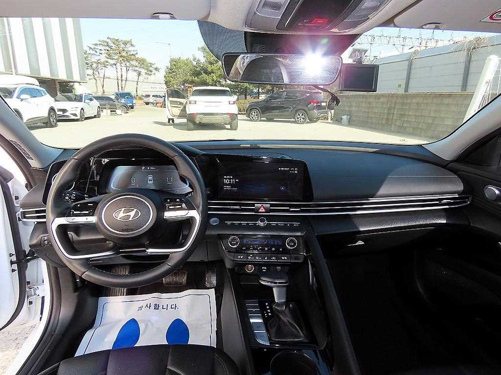 HYUNDAI Avante - Vista 7