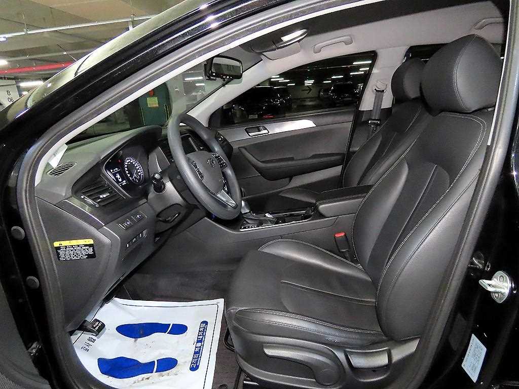 HYUNDAI Sonata - Vista 6