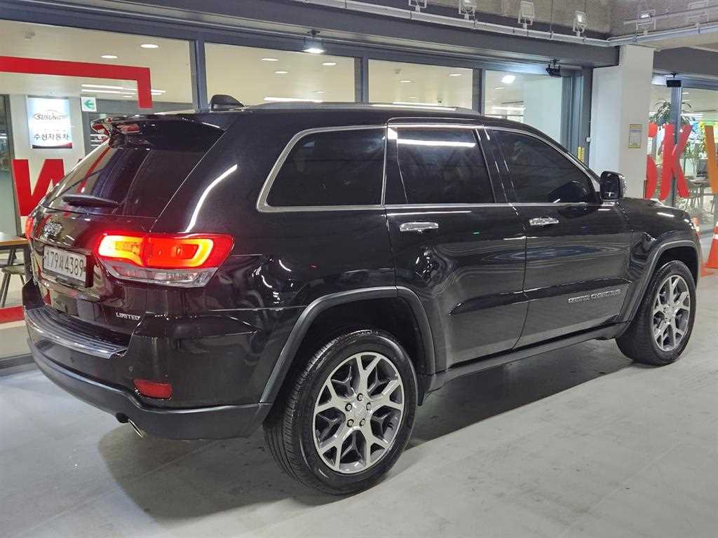 Jeep Cherokee - Vista 4