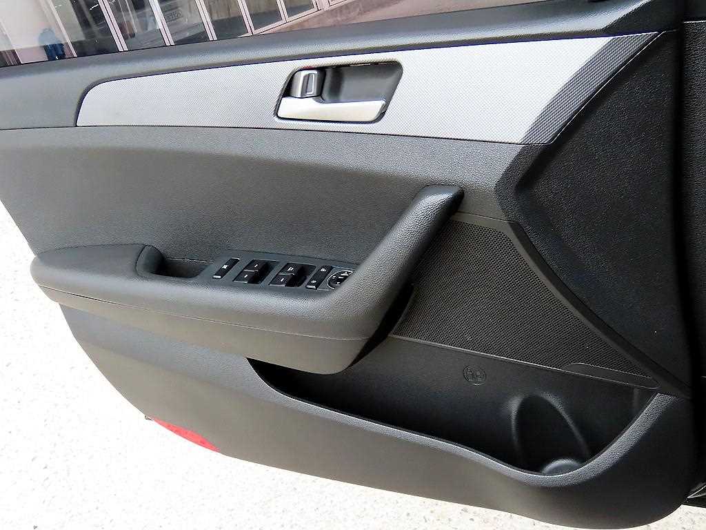 HYUNDAI Sonata - Vista 11