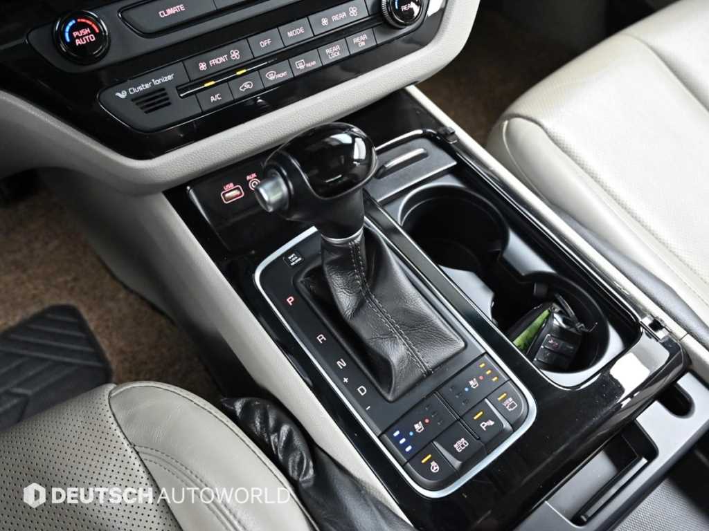 KIA Carnival - Vista 9