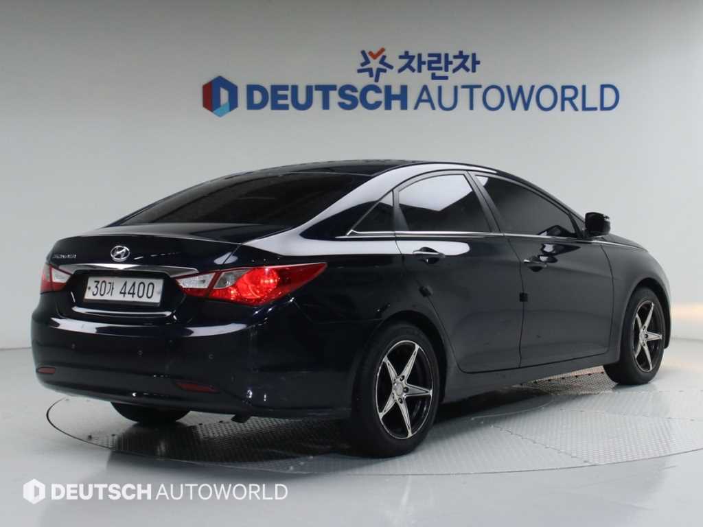 HYUNDAI Sonata - Vista 2