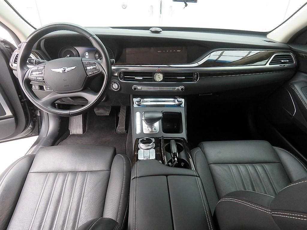 Genesis G90 - Vista 8