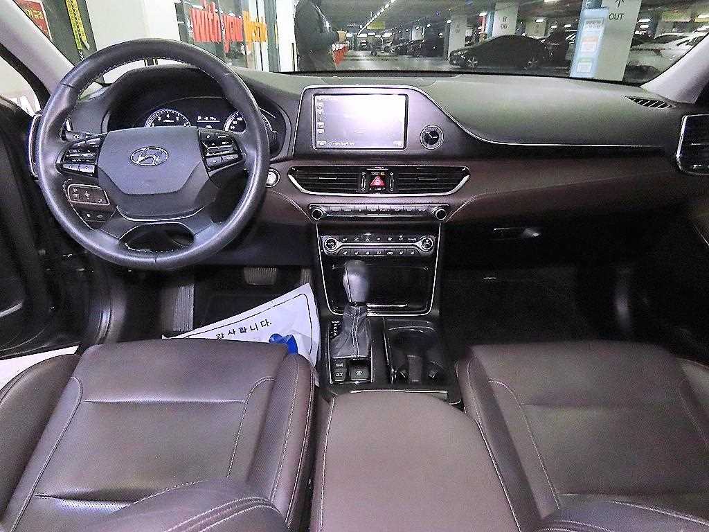 HYUNDAI Grandeur - Vista 10