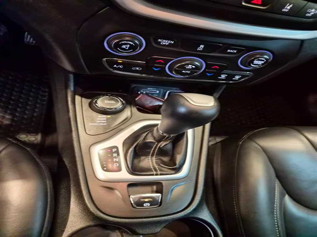 Jeep Cherokee 2018 Blanco - Importación desde Corea - HF Imports Iquique - Foto 15