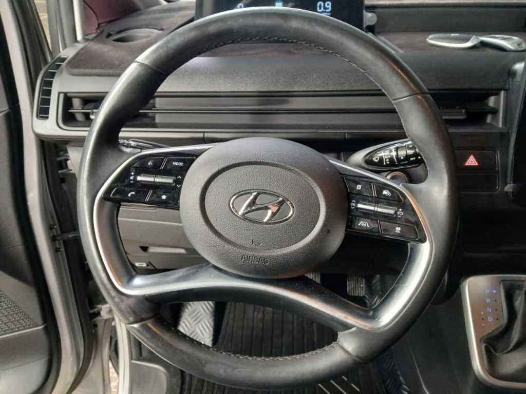 HYUNDAI Staria - Vista 8