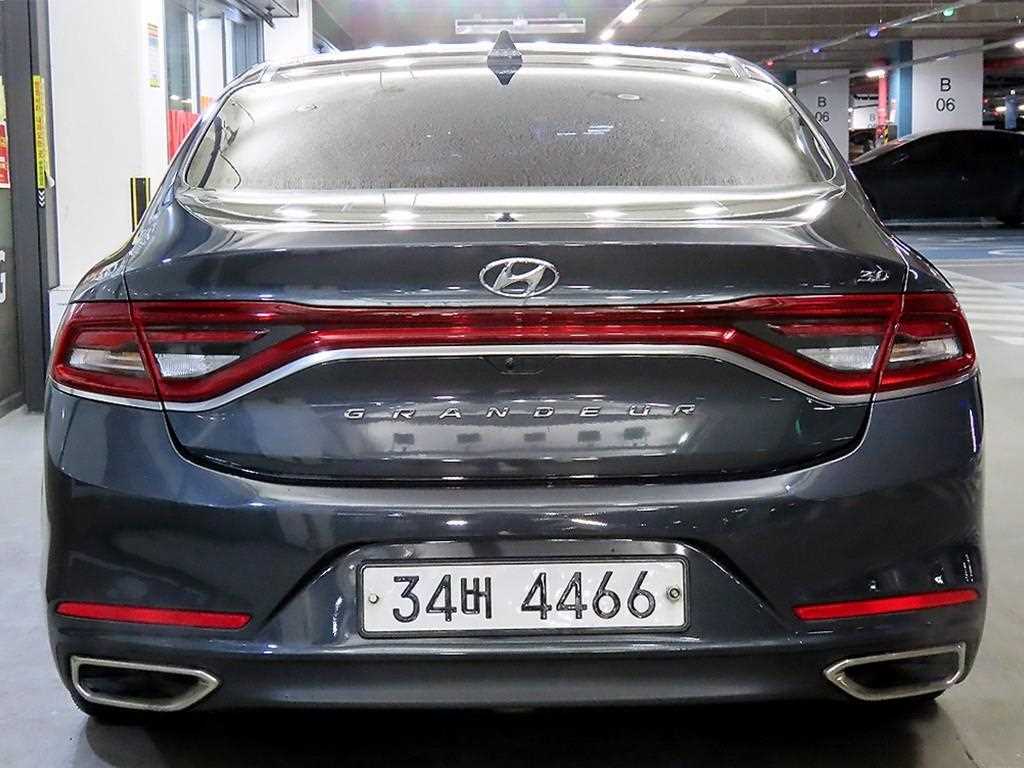 HYUNDAI Grandeur - Vista 5