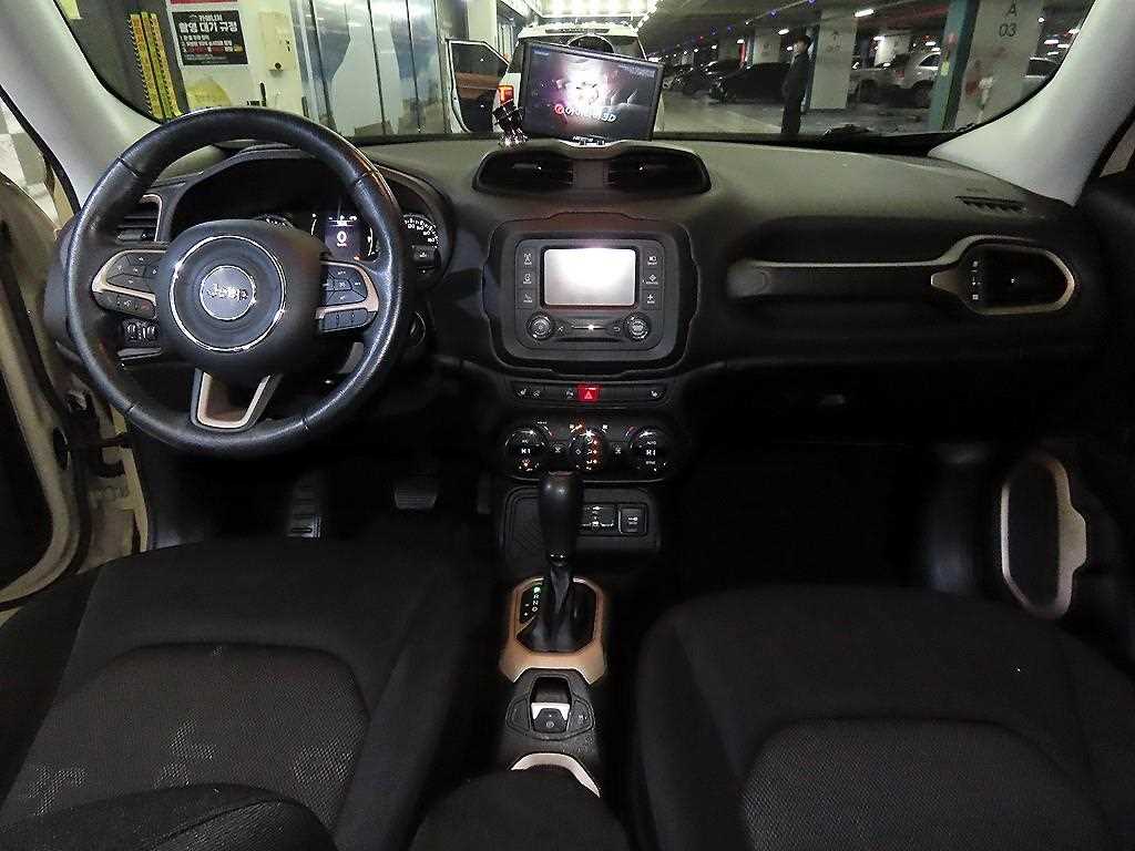 Jeep Renegade - Vista 10