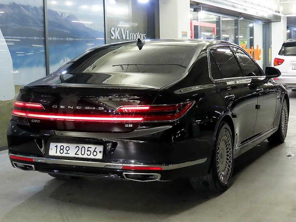 Genesis G90 - Vista 4