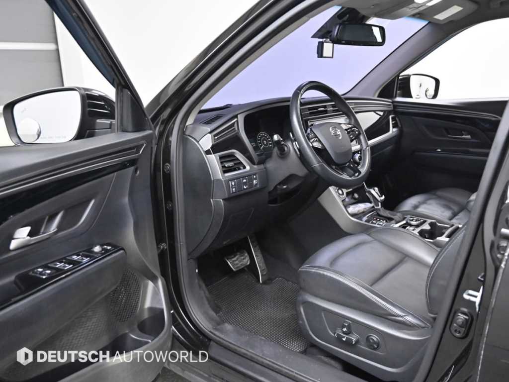 Ssangyong Korando - Vista 11