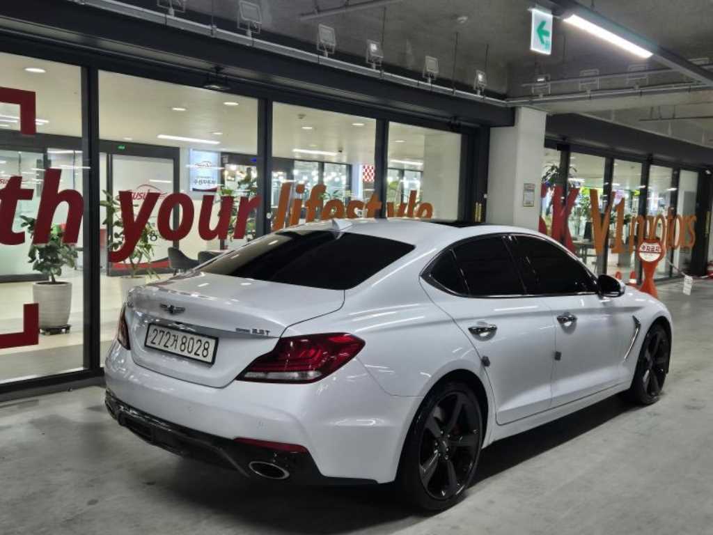 Genesis G70 - Vista 5