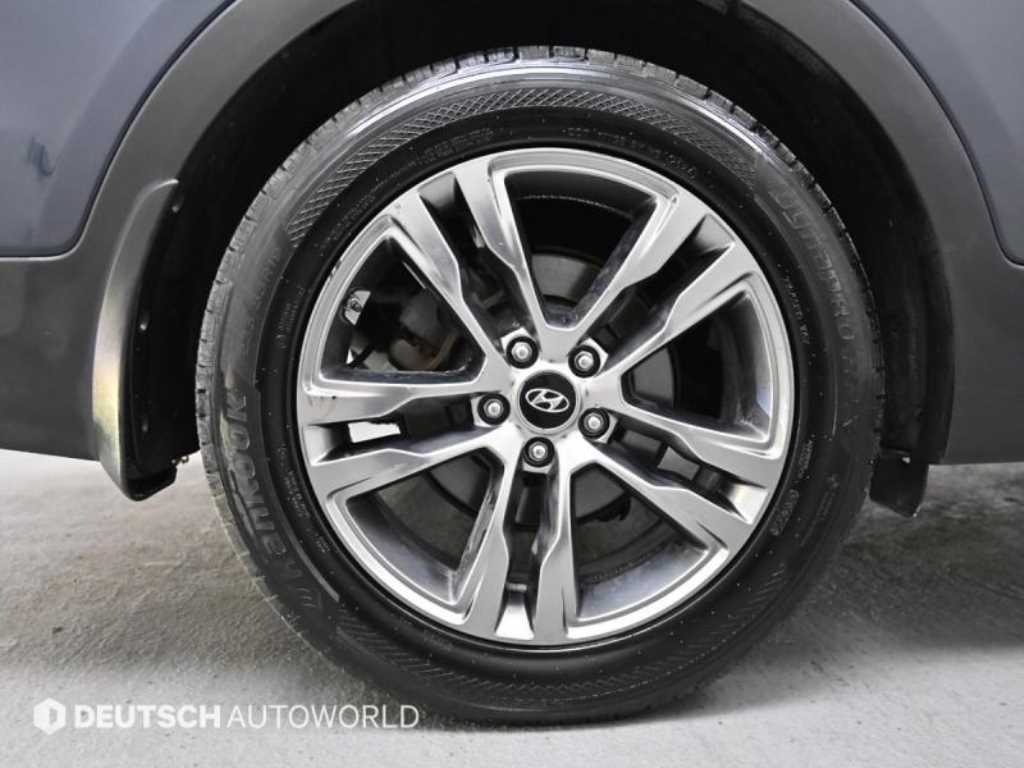 HYUNDAI Maxcruz - Vista 5