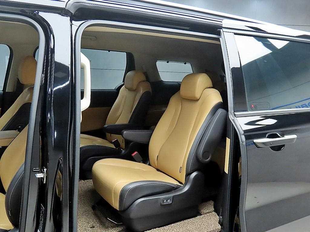 KIA Carnival - Vista 6