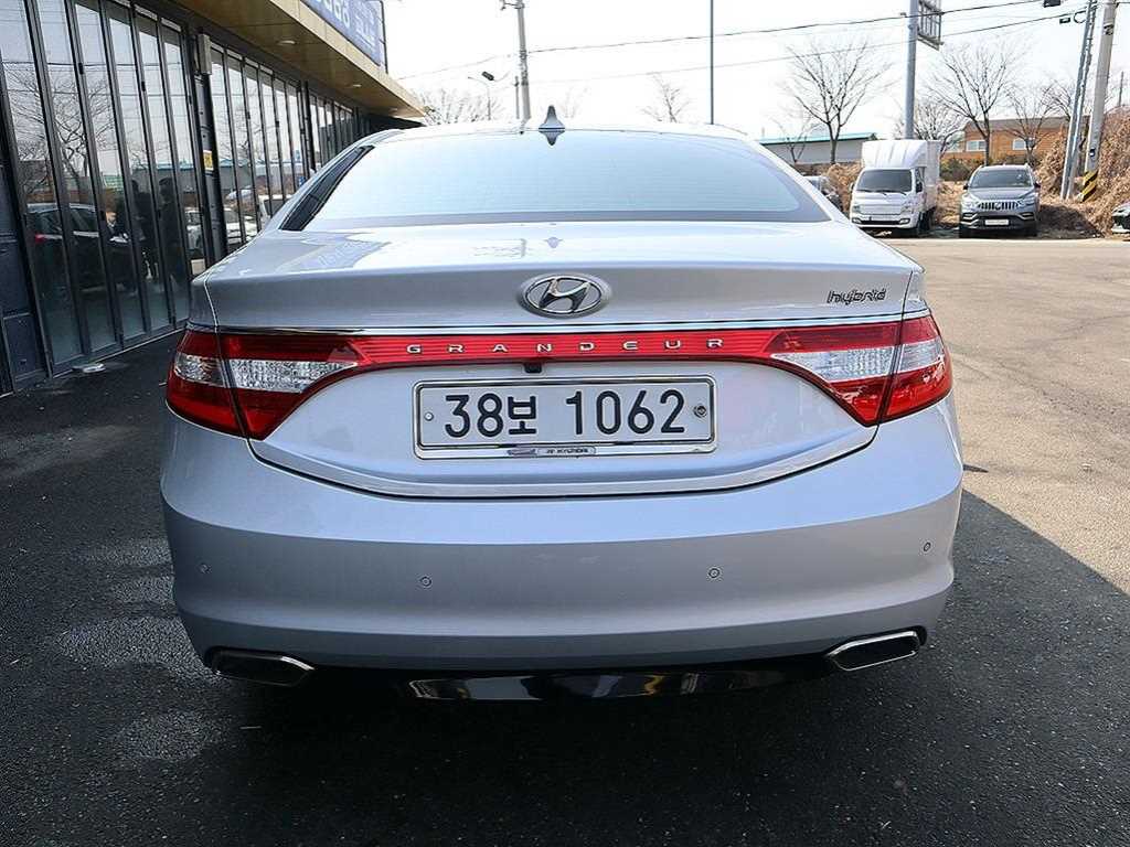 HYUNDAI Grandeur - Vista 4