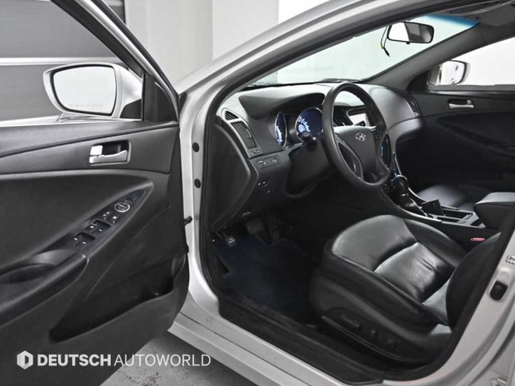 HYUNDAI Sonata - Vista 11