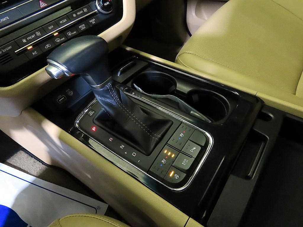 KIA Carnival 2017 Blanco - Importación desde Corea - HF Imports Iquique - Foto 13