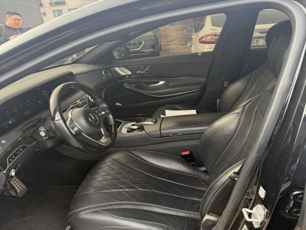 Mercedes Benz S Class - Vista 5