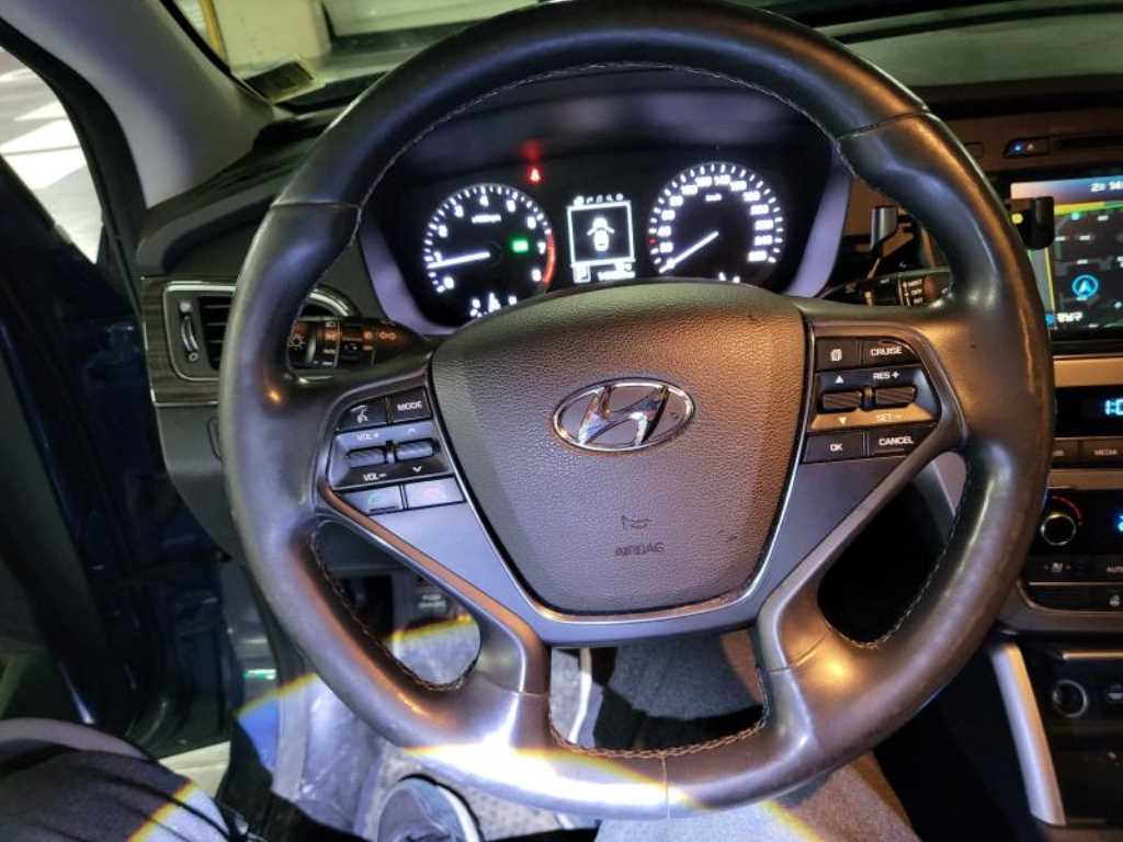 HYUNDAI Sonata - Vista 12