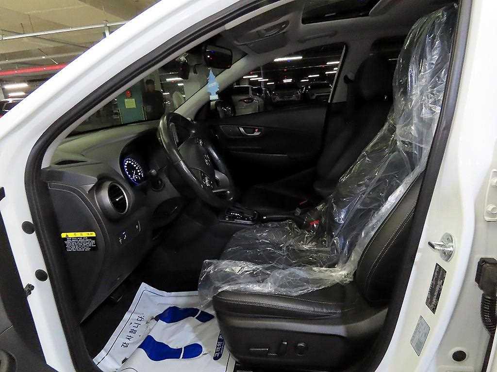 HYUNDAI Kona - Vista 6