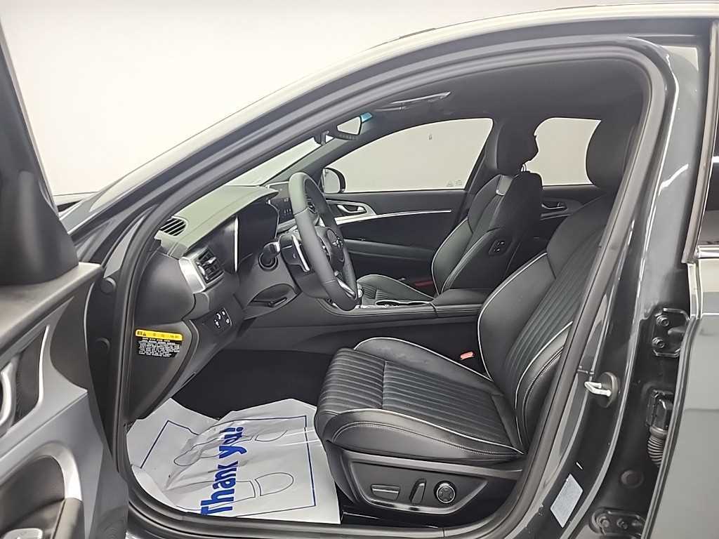 Genesis G70 - Vista 11