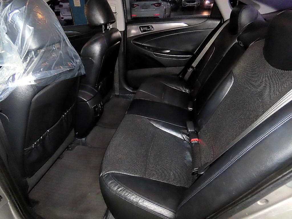 HYUNDAI Sonata - Vista 7