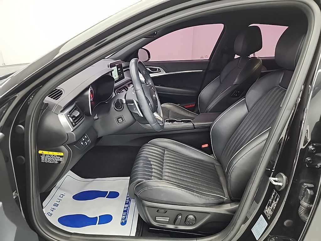 Genesis G70 - Vista 11