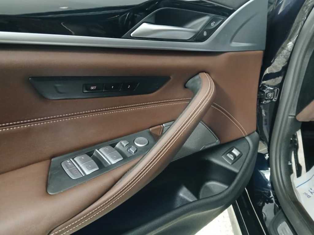 BMW 5 Series - Vista 10