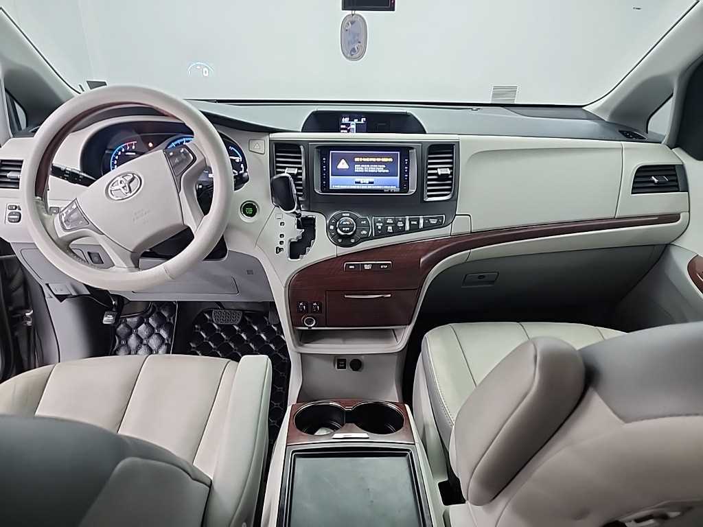 Toyota Siena - Vista 7