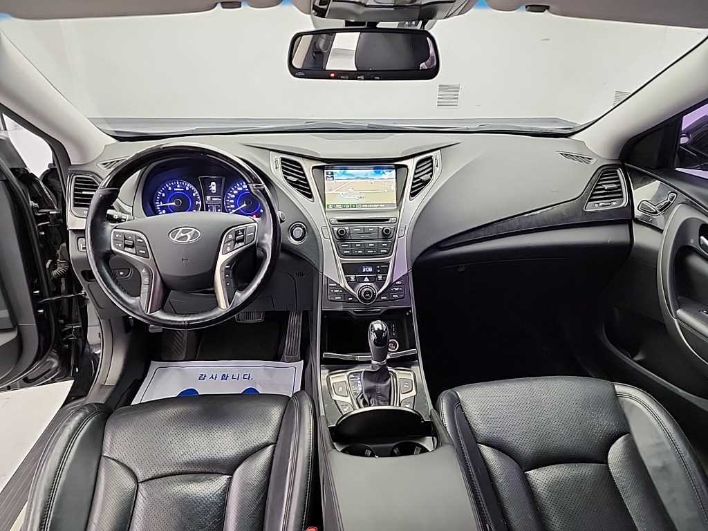 HYUNDAI Grandeur - Vista 7