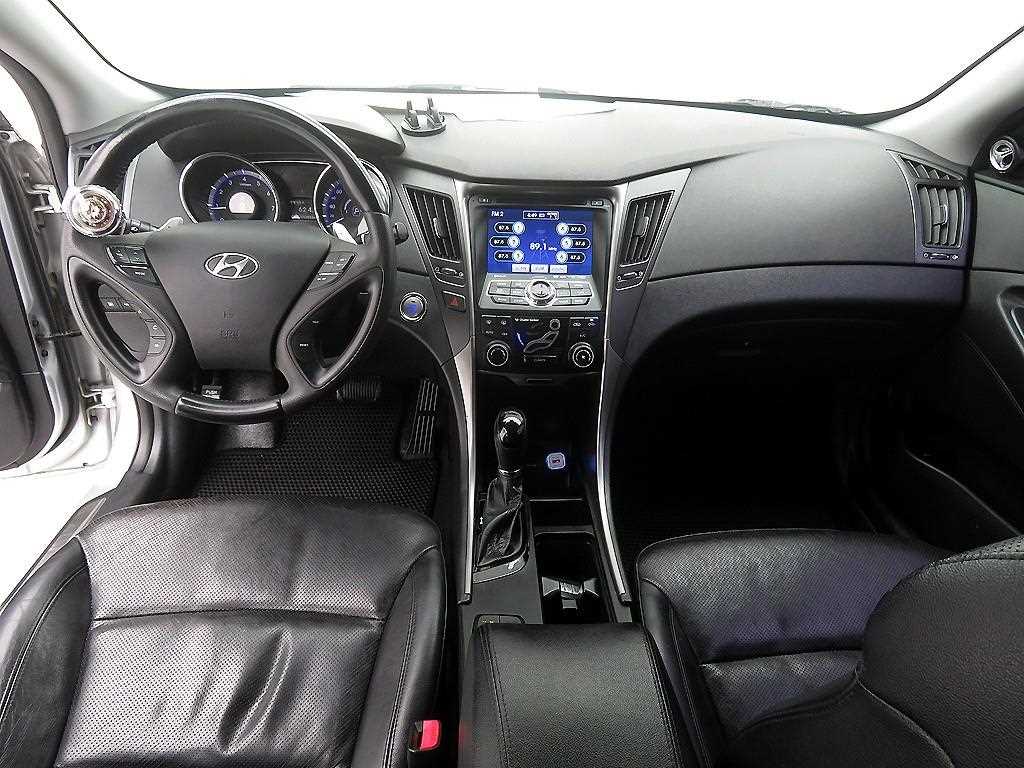 HYUNDAI Sonata - Vista 7