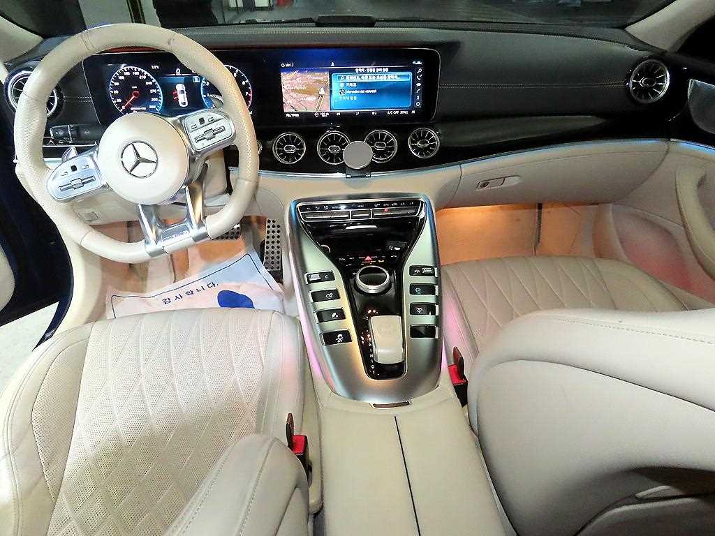 Mercedes Benz AMG GT - Vista 10