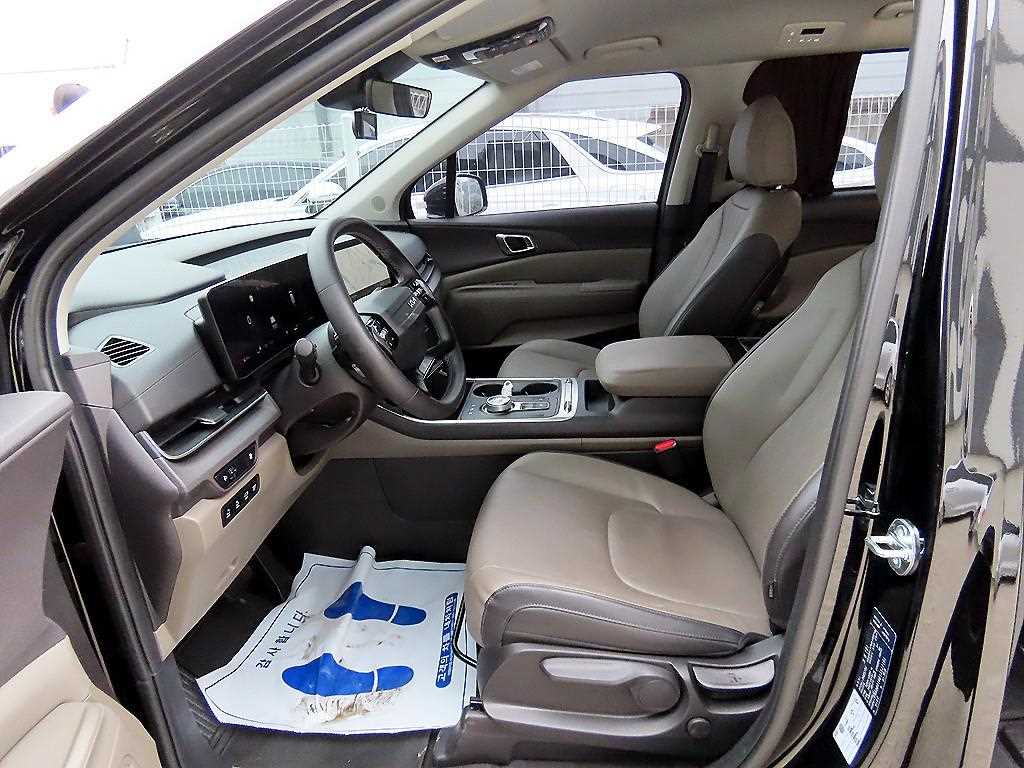 KIA Carnival - Vista 5