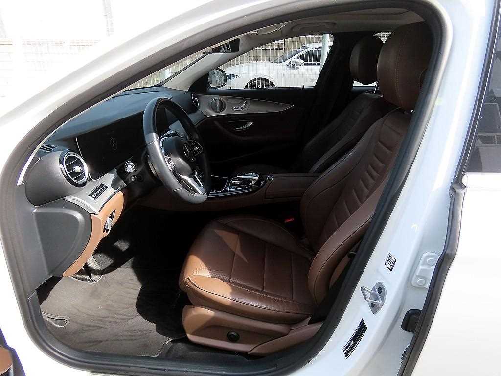 Mercedes Benz E class - Vista 5