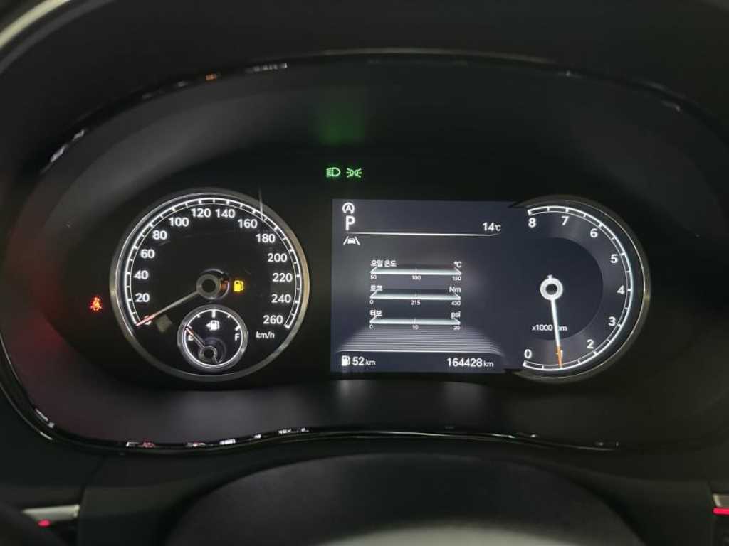 Genesis GV70 - Vista 5