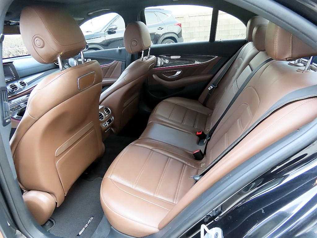 Mercedes Benz AMG GT - Vista 6