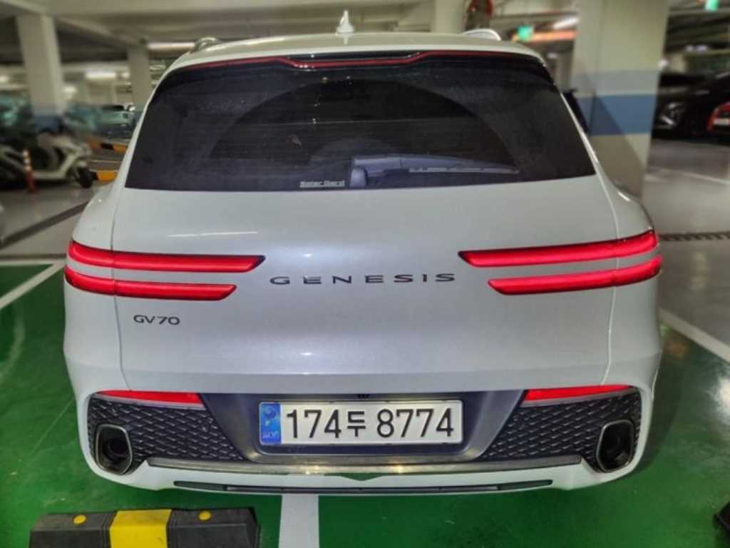 Genesis GV70 - Vista 4