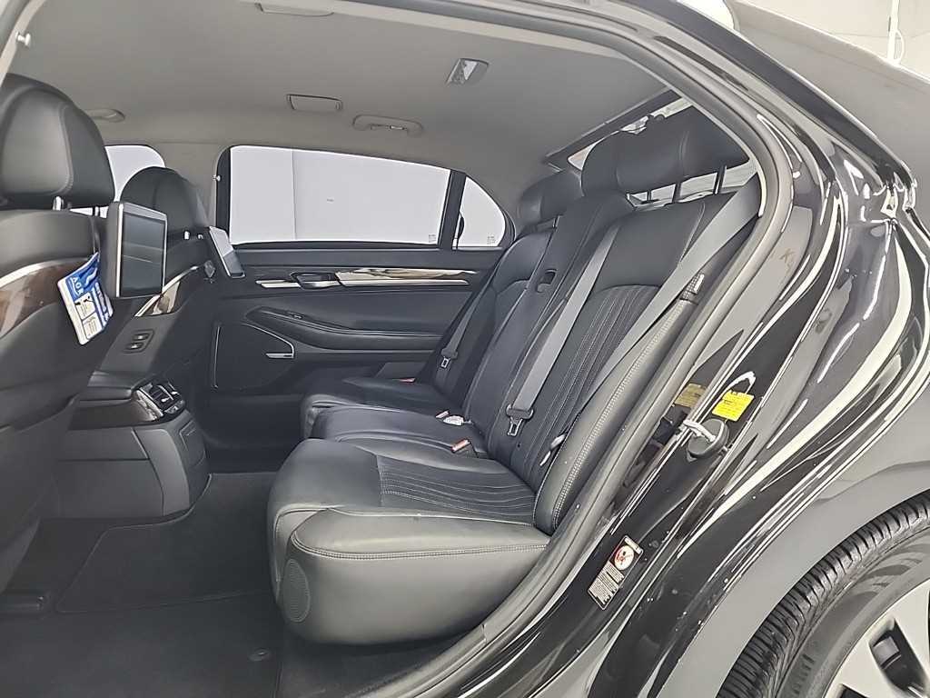 Genesis EQ900 - Vista 12