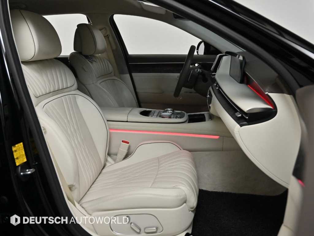 Genesis G90 - Vista 10