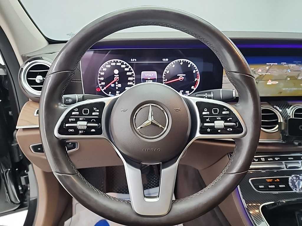 Mercedes Benz E class - Vista 9