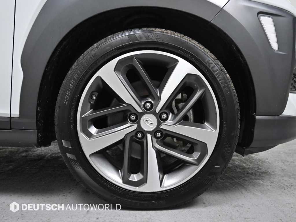 HYUNDAI Kona - Vista 5