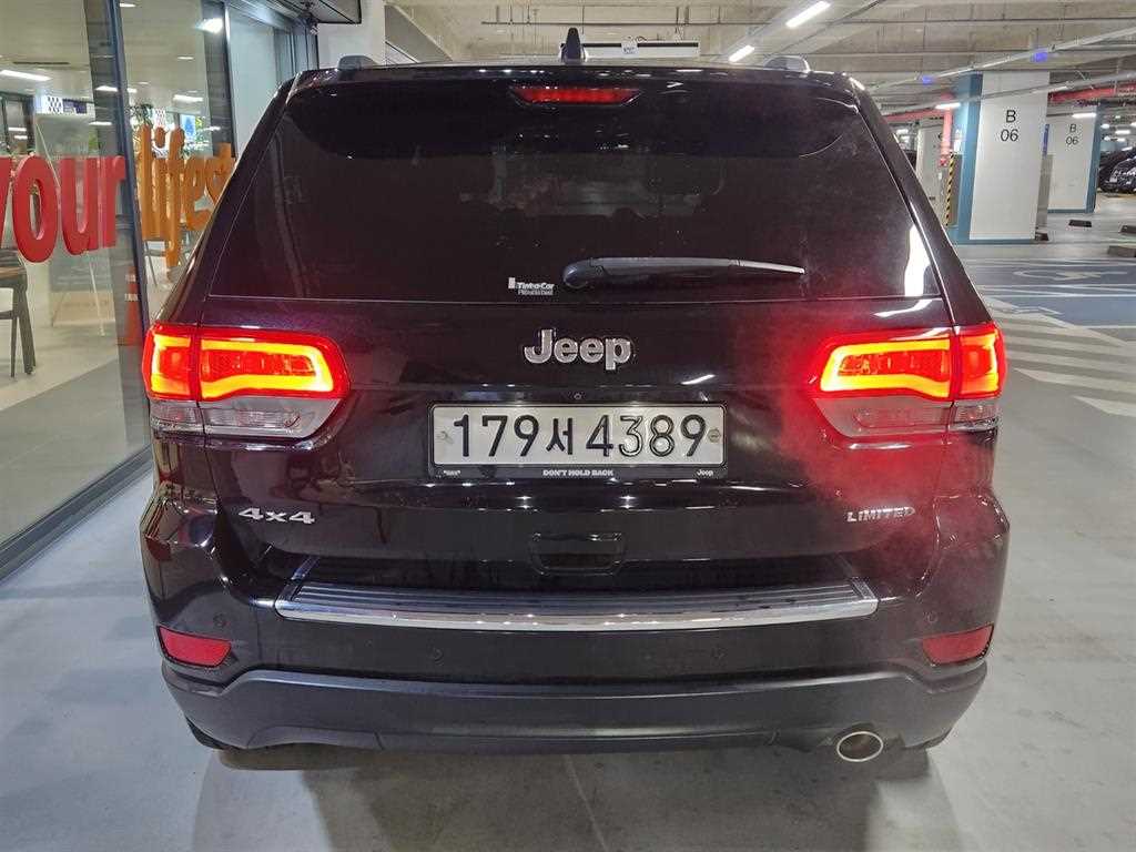 Jeep Cherokee - Vista 5