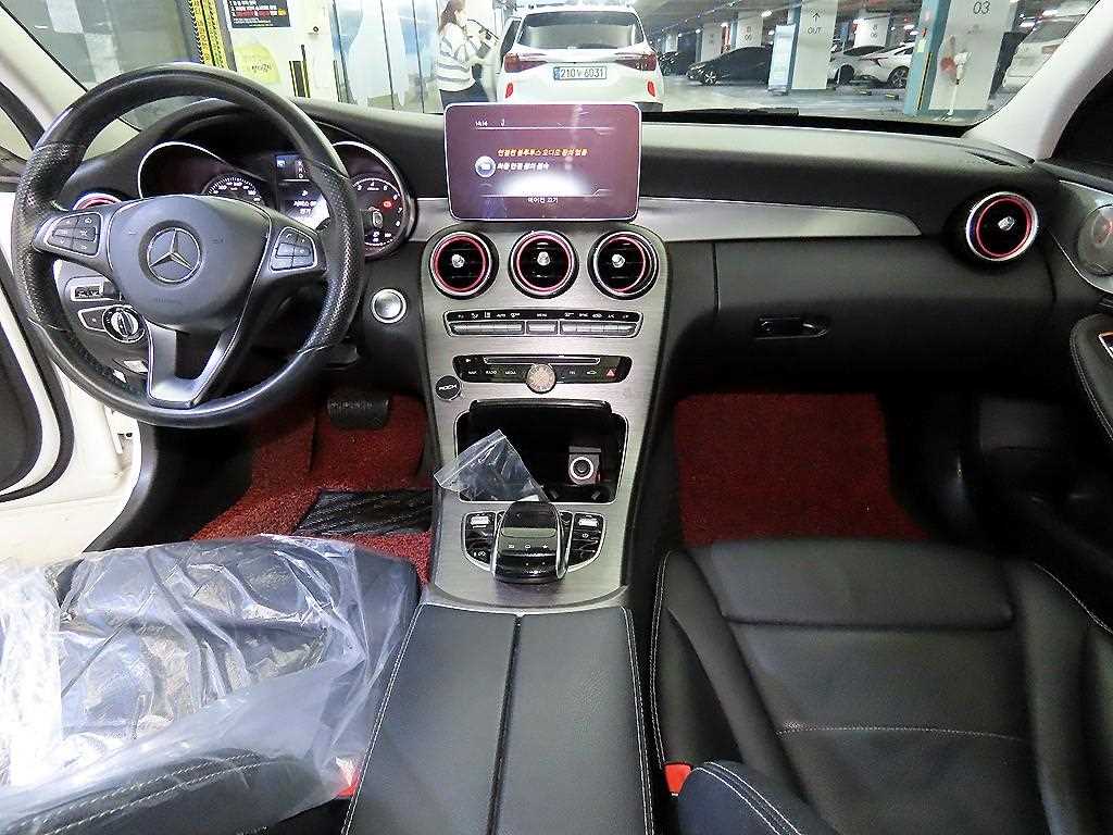 Mercedes Benz C Class - Vista 10