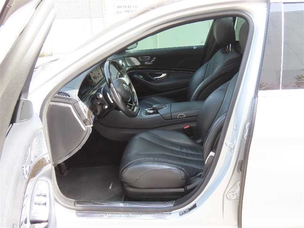 Mercedes Benz S Class - Vista 12