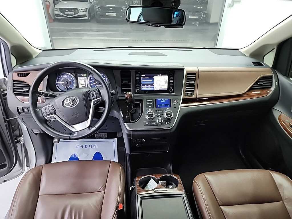 Toyota Siena - Vista 7